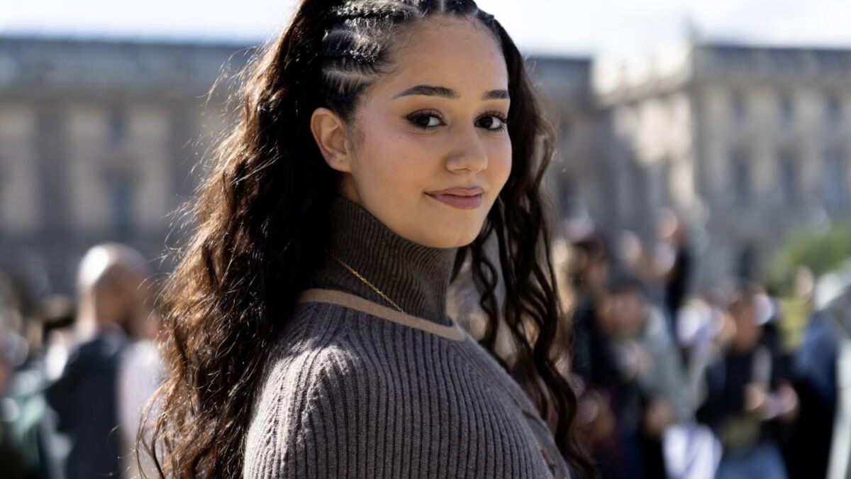 Léna Mahfouf x innocent : ces petits bonnets iconiques fêtent 20 ans de solidarité