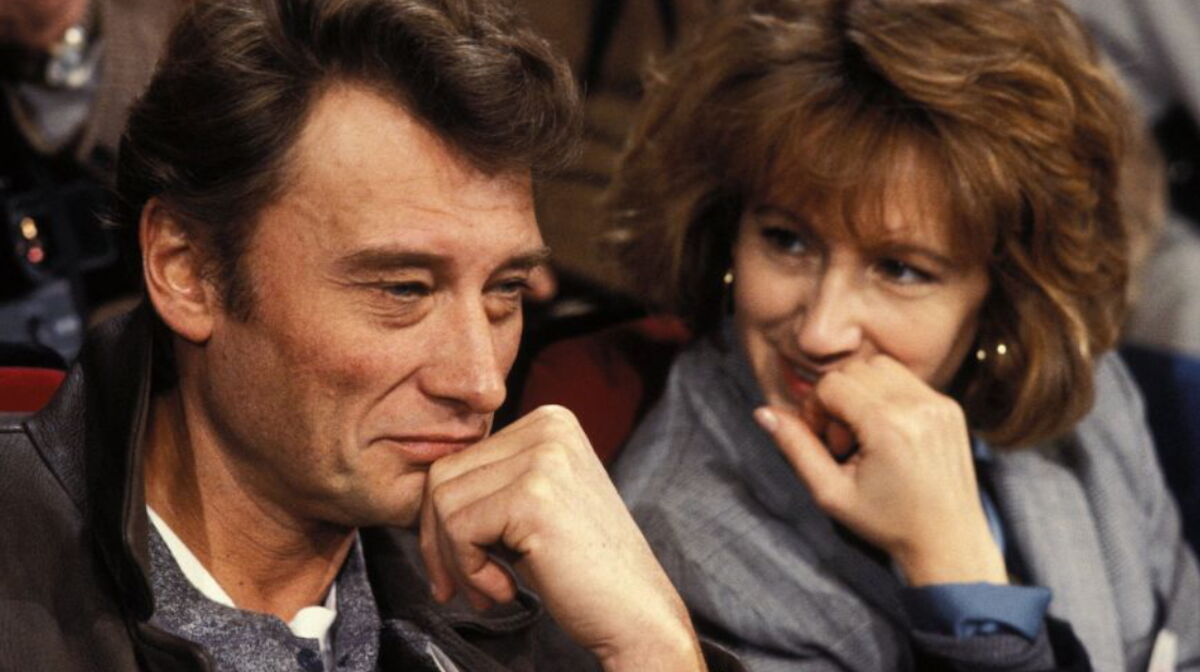 ses regrets concernant cette maison dans laquelle elle vivait avec Johnny Hallyday ses regrets concernant cette maison dans laquelle elle vivait avec Johnny Hallyday