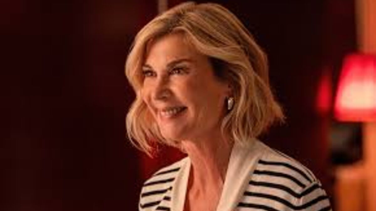 Michèle Laroque brille dans Emily in Paris : une belle complicité avec ...