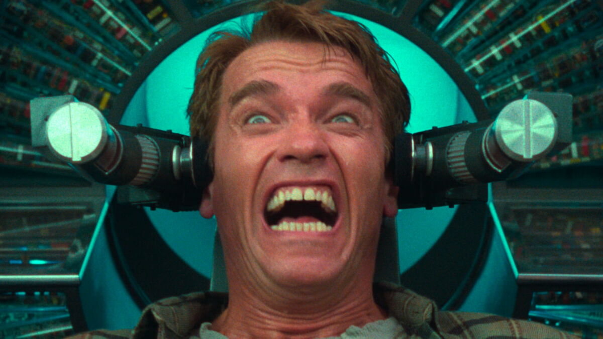 Arnold Schwarzenegger explodes on Netflix with Total Recall, the science fiction classic you absolutely must (re)discover