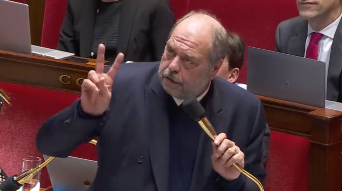 "Mais on est où là ?" Éric DupondMoretti fait deux bras d'honneur en