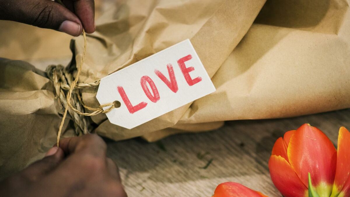12 idées cadeaux craquantes pour une Saint-Valentin romantique