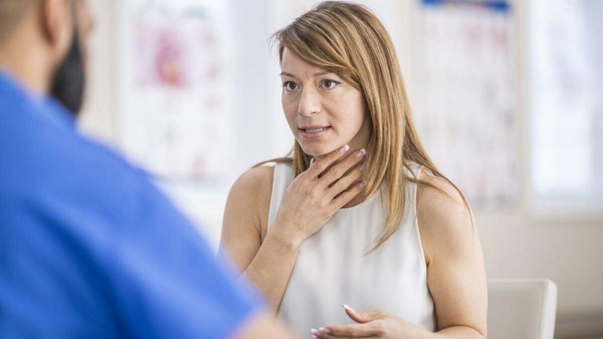 Se racler la gorge tout le temps est-il dangereux pour la santé ?