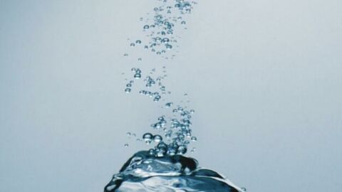 Voici les 6 utilisations méconnues de l'eau pétillante