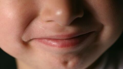 Les fossettes sur le menton : voici ce que révèle ce petit trou en bas de votre visage sur vous
