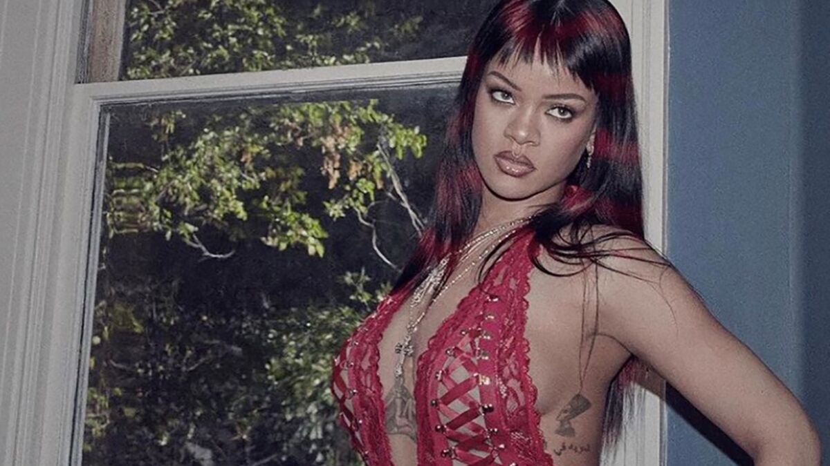 Graffiti hair : Rihanna et Dua Lipa succombent à cette nouvelle coloration tendance
