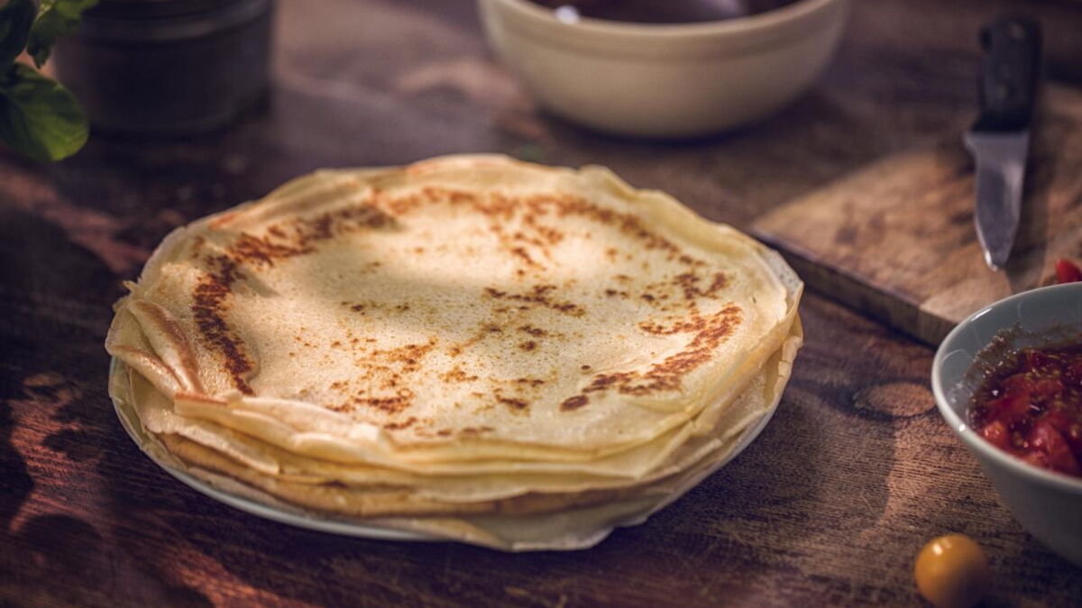 La recette traditionnelle pour faire des crêpes (VIDEO)