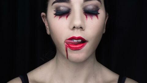 Maquillage Halloween facile : comment se déguiser en vampire ?