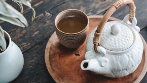 Boire du thé chaud augmenterait le risque de cancers