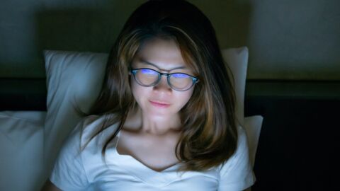 Un Bebe Rigole Pendant Son Sommeil