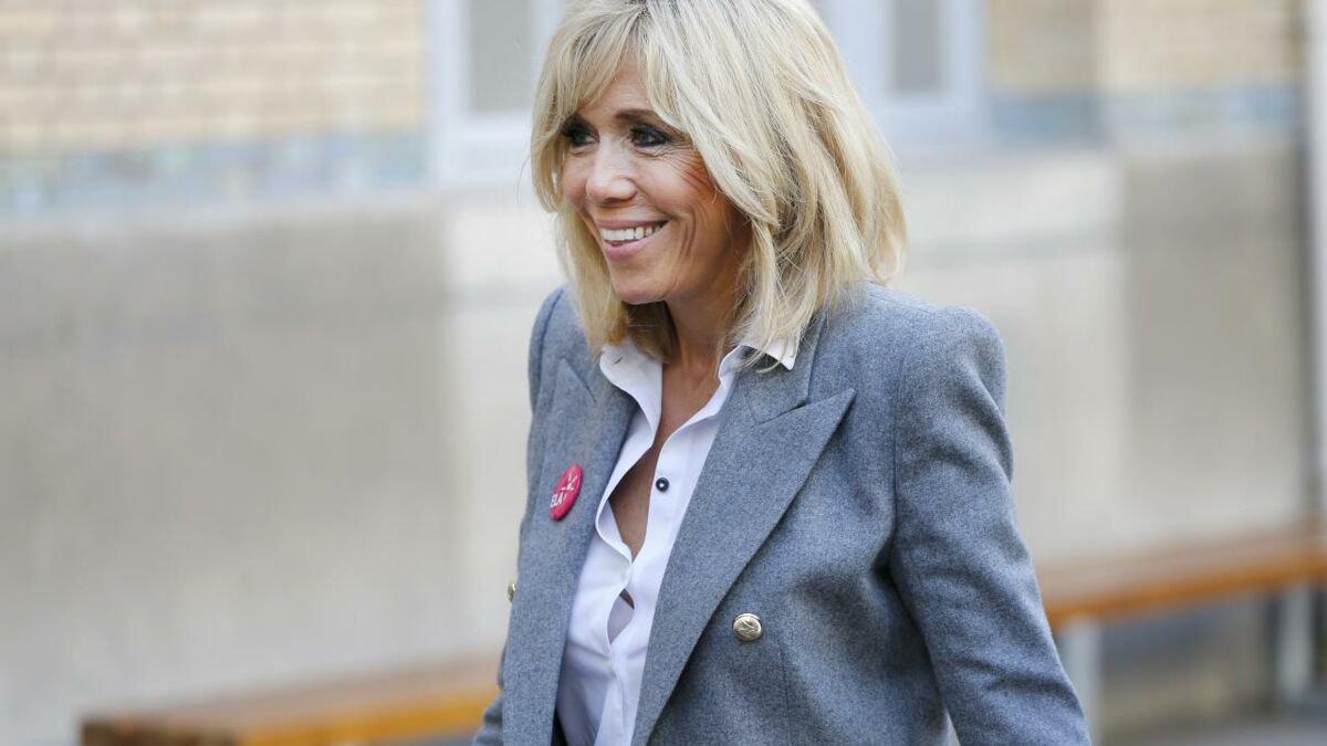 Ou Finissent Les Tenues De Brigitte Macron Brigitte Macron : voilà où finissent les tenues de luxe qu'elle porte