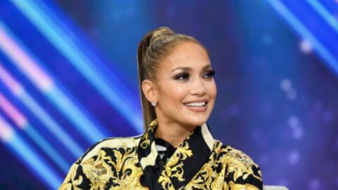 Jennifer Lopez sublime, elle s'affiche au naturel avec un maillot de bain échancré !