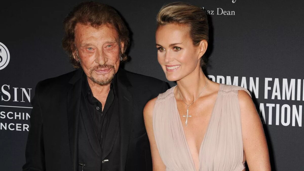 Johnny Hallyday : la photo de sa nouvelle tombe (PHOTOS)