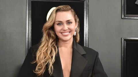 MTV VMA: Miley Cyrus ose le total look transparent
