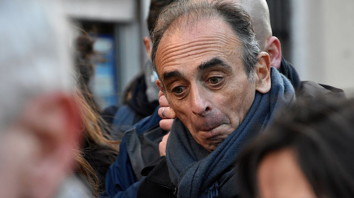 Combien De Personne Au Trocadero Zemmour Éric Zemmour au Trocadéro : en pleine Marseillaise, le candidat se