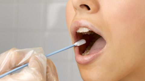 Coronavirus : EasyCov, le premier test virologique salivaire va être commercialisé dès juin