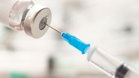 Covid-19 : est-il possible de mélanger deux doses de vaccins ? Les scientifiques de cette étude répondent