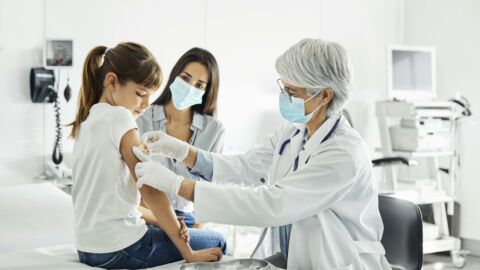 Covid-19 : le laboratoire Pfizer se prépare à vacciner les enfants et adolescents