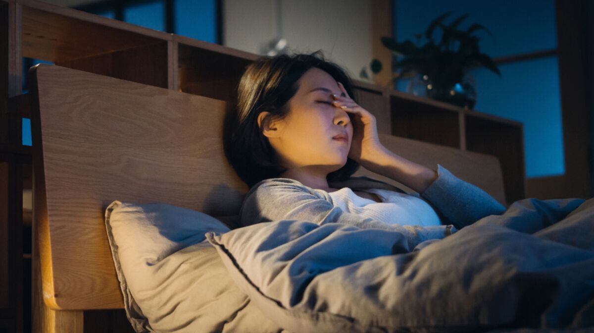 La paralysie du sommeil, un nouveau symptôme du variant Omicron ? - Ohmymag