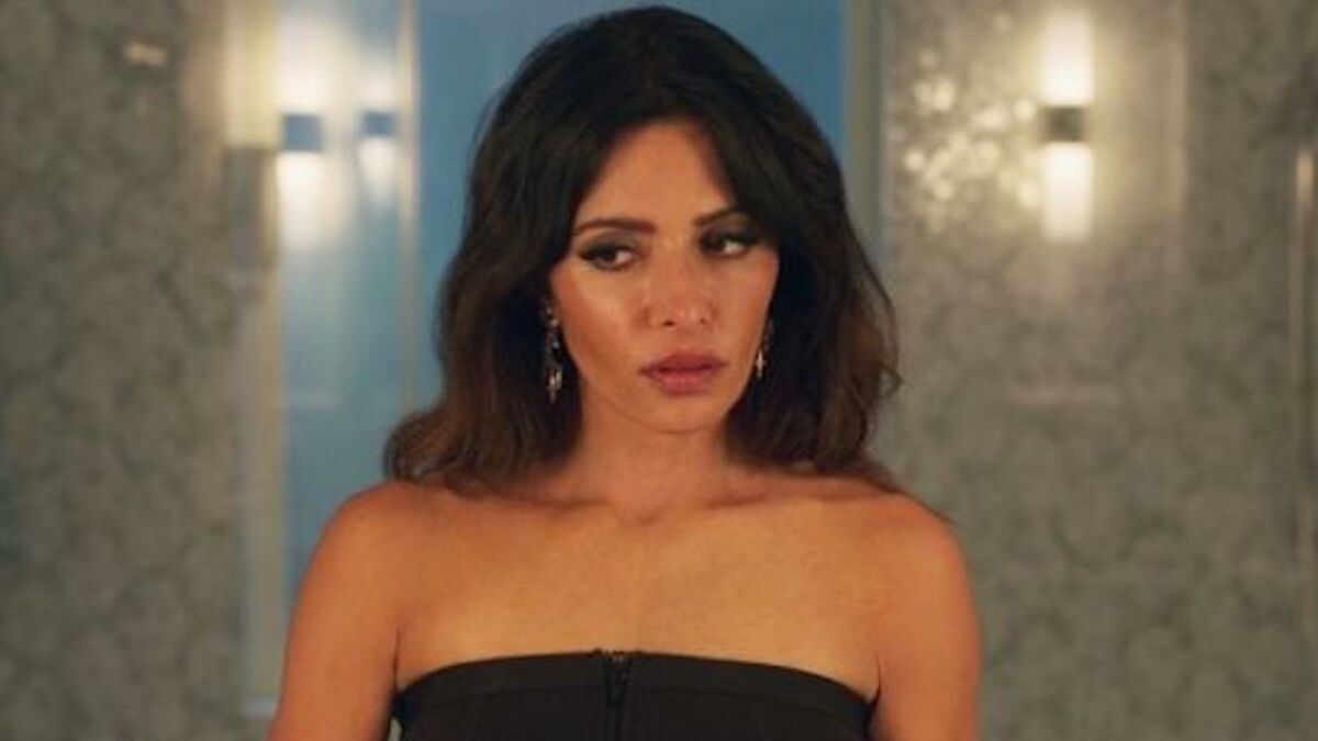 Sex Life Sarah Shahi Billie Se Confie Sur La Scène De Sexe La Plus