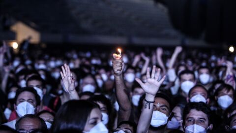 A Barcelone, un concert de rock réunit 5000 personnes