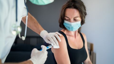 Covid-19 : est-il nécessaire de porter le masque une fois vacciné ?