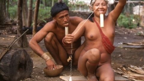 Tribu Zo'é (Brésil) : pour régler les disputes, les membres de cette tribu se font des chatouilles