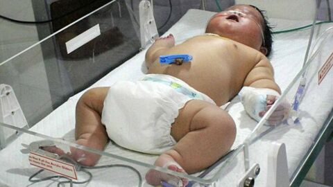 Das größte Baby des Jahres 2015 ist kürzlich in Indien zur Welt gekommen.