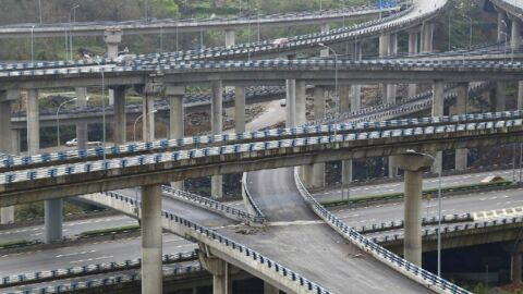 Chongqing, China: Das neue Autobahnkreuz Huangjuewan macht es unmöglich, die Stadt zu verlassen