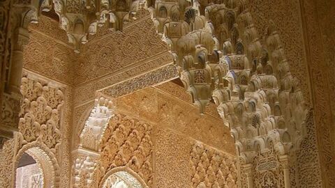 Pracht und Schönheit der Alhambra in Granada