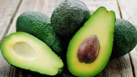 Sie liebt Avocados und isst sie fast jeden Tag. Doch dabei hat sie nicht bedacht, was das für schreckliche Auswirkungen hat