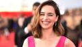 Gelbes Kleid mit XXL-Schleppe: So schön ist Emilia Clarke in ihrem ausgefallenen Look