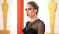 Oscars 2023: Lady Gaga tritt ohne Make-up, in T-Shirt und Turnschuhen auf
