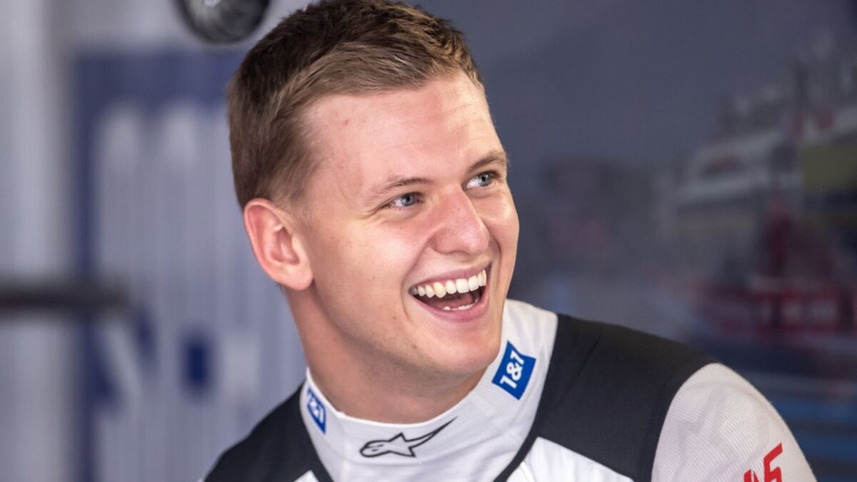 Mick Schumacher zeigt seine Freundin