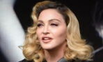 Oben-ohne-Selfie mit 61: Madonna posiert selbstbewusst vorm Spiegel