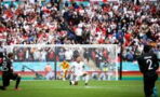 EM-Achtelfinale England-Deutschland: Alle starren nur auf die Tribüne
