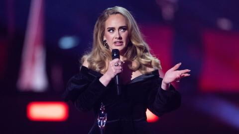 Sängerin Adele: "Hört auf, Sachen auf Künstler zu werfen"