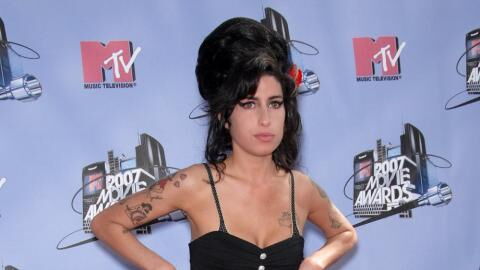 Familie bringt ein Buch über Amy Winehouse heraus
