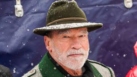 Arnold Schwarzenegger trifft seine Grundschulfreunde in Wien
