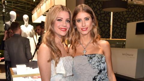 Cathy Hummels mit Schwester Vanessa im "Playboy"