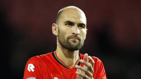 Ex-Bundesliga-Star Bas Dost gibt nach Zusammenbruch Entwarnung