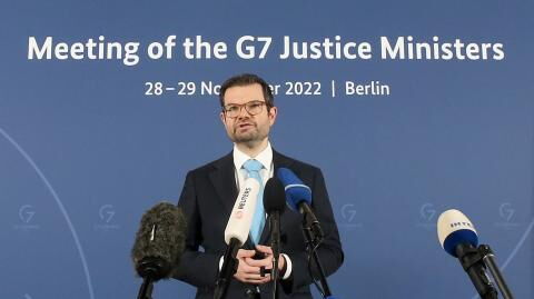 Wie hoch ist das Gehalt des Bundesministers der Justiz, Dr. Marco Buschmann?