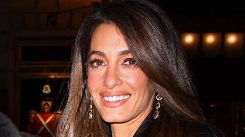 In Videobotschaft: Amal Clooney gibt seltenen Einblick in ihr Wohnzimmer