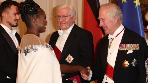 Großer Moment: Hier schüttelt Motsi Mabuse König Charles' Hand