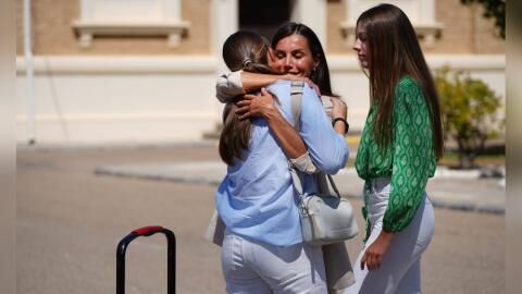 Letizia und Felipe begleiten Prinzessin Leonor zur Militärakademie