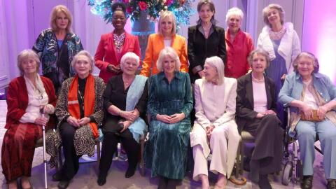Königin Camilla in London: Shakespeare-Abend mit Judi Dench und Co.