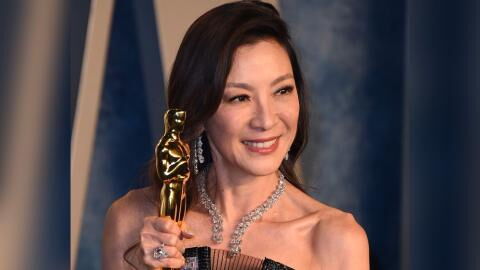 Michelle Yeoh sorgt als frisch gebackene Oma für Verwirrung