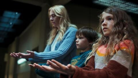 Deutsche Serie "Liebes Kind" führt die weltweiten Netflix-Charts an