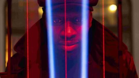 "Ziemlich beste Freunde"-Star Omar Sy ist zurück: "Lupin" jetzt auf Netflix streamen