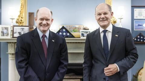 Bundeskanzler Olaf Scholz trifft auf seinen Doppelgänger